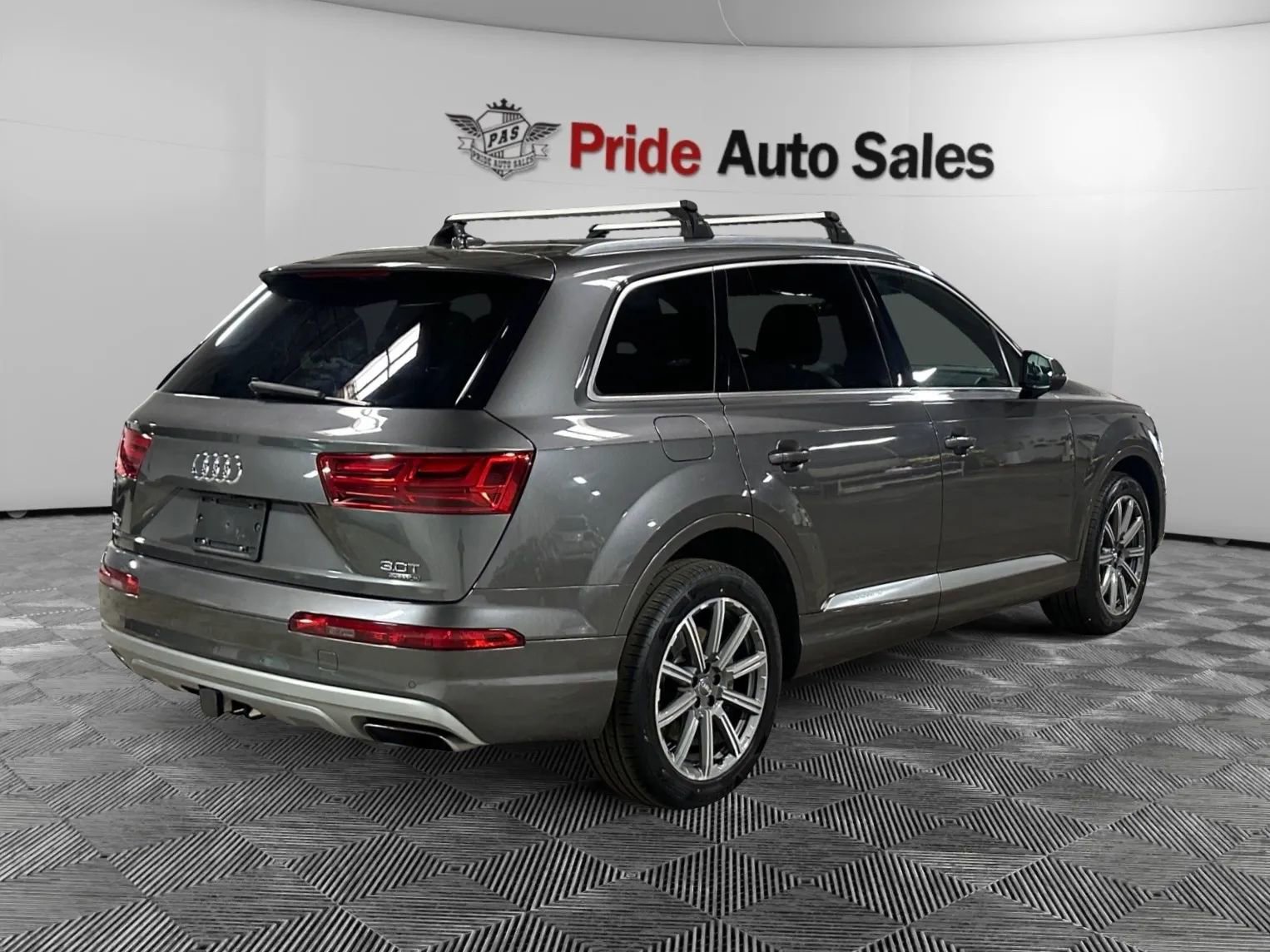 Used 2018 Audi Q7 3.0T Premium Plus w/ Premium Plus Package AWD/4WD image 10