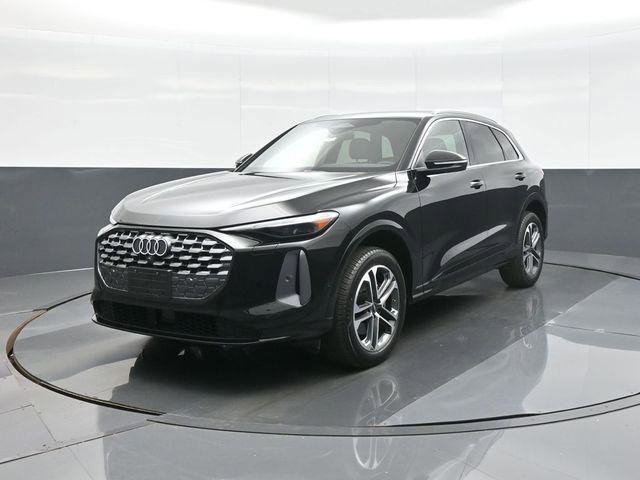 Certified 2025 Audi Q5 Premium w/ Convenience Package AWD/4WD image 3