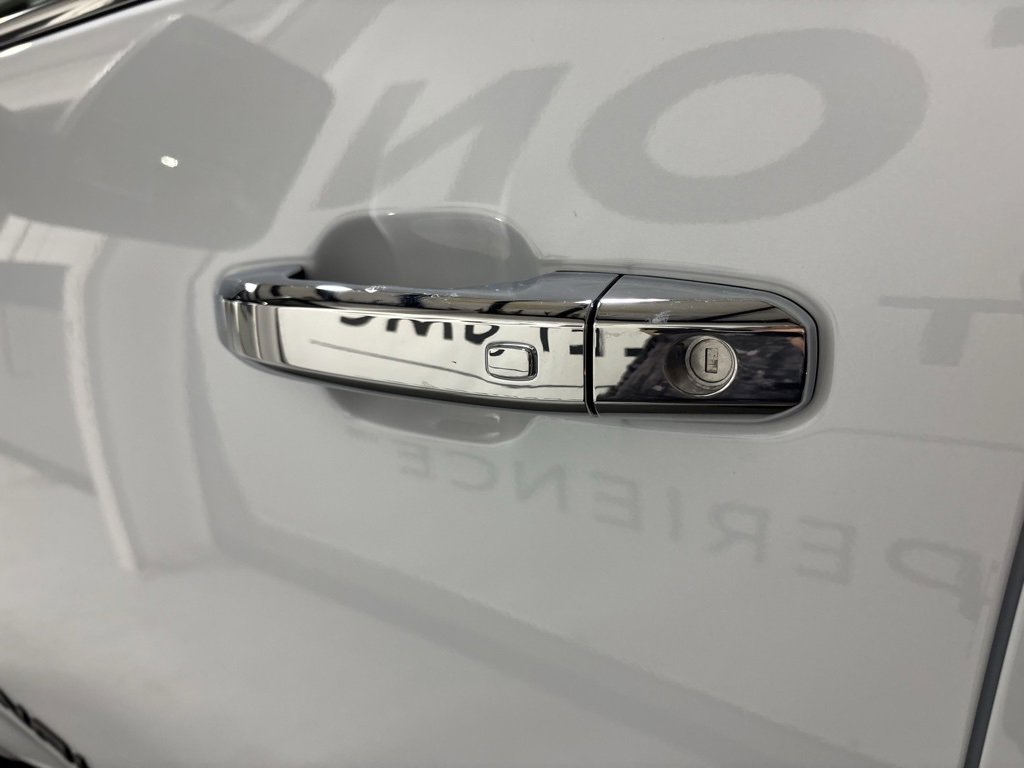 New 2026 GMC Sierra 3500 Denali Ultimate w/ LPO, Black Badging Package image 10