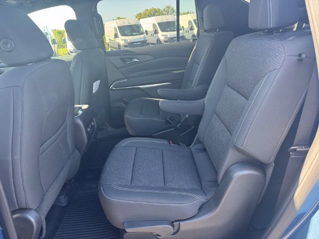 Used 2025 Chevrolet Traverse LT w/ LPO, Floor Liner Package AWD/4WD image 21