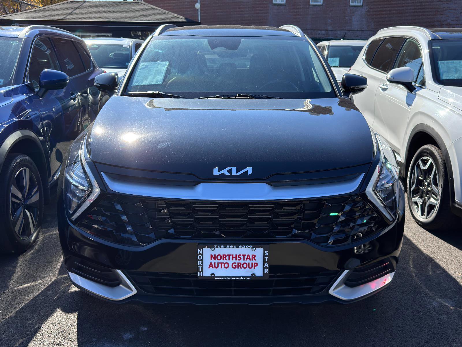 Used 2023 Kia Sportage EX image 2