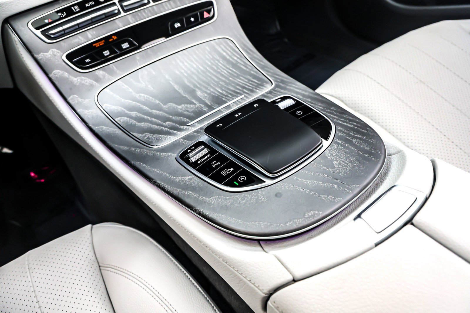 Used 2022 Mercedes-Benz E 350 4MATIC Sedan image 6