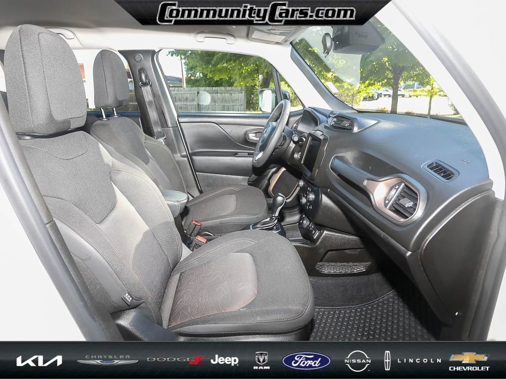 Used 2023 Jeep Renegade Latitude image 22