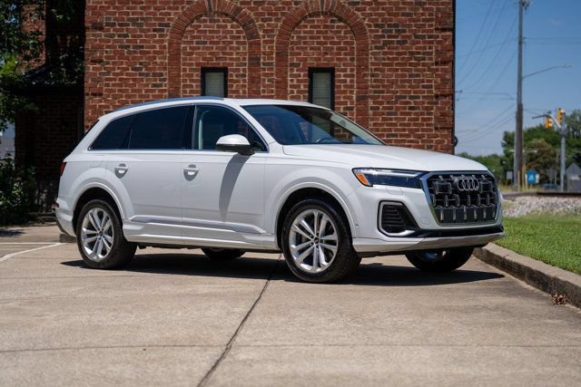 Used 2025 Audi Q7 2.0T Premium Plus AWD/4WD image 3