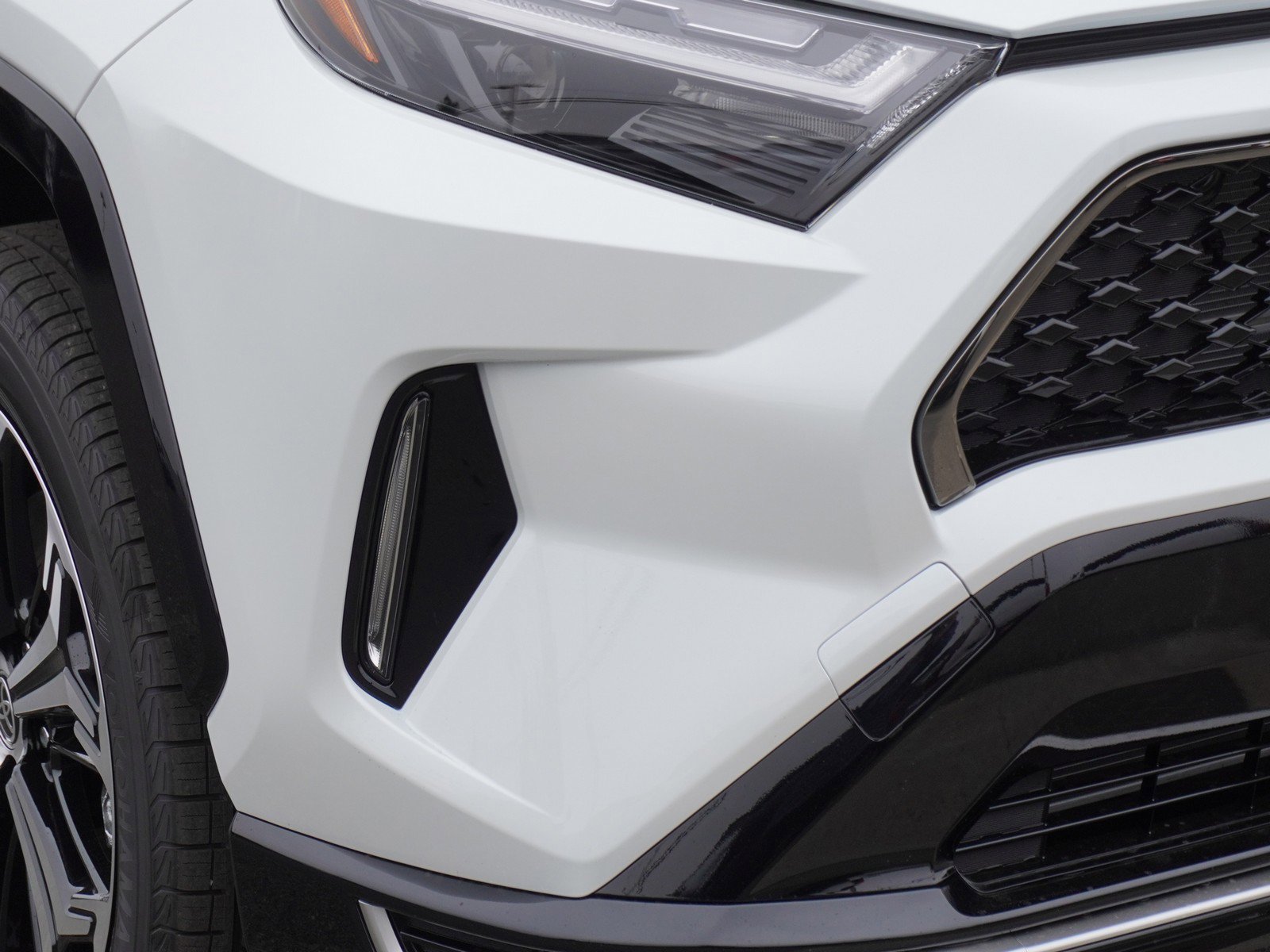 New 2025 Toyota RAV4 XSE image 3