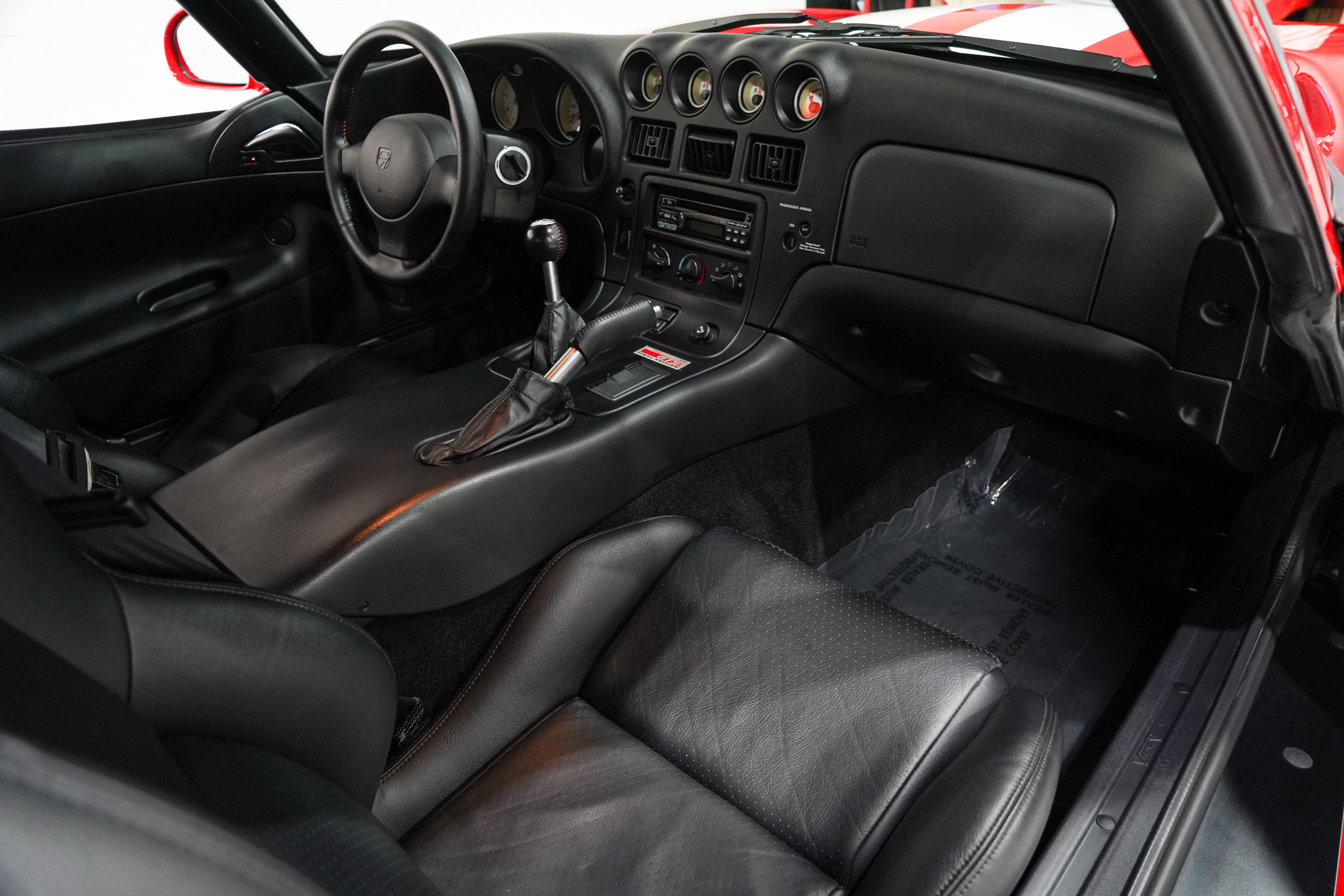 Used 2002 Dodge Viper GTS RWD image 16