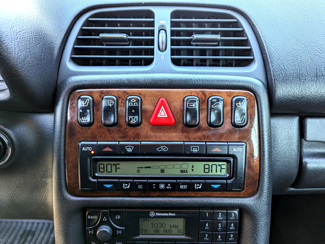 Used 2002 Mercedes-Benz CLK 320 2dr Cabriolet 3.2L image 21