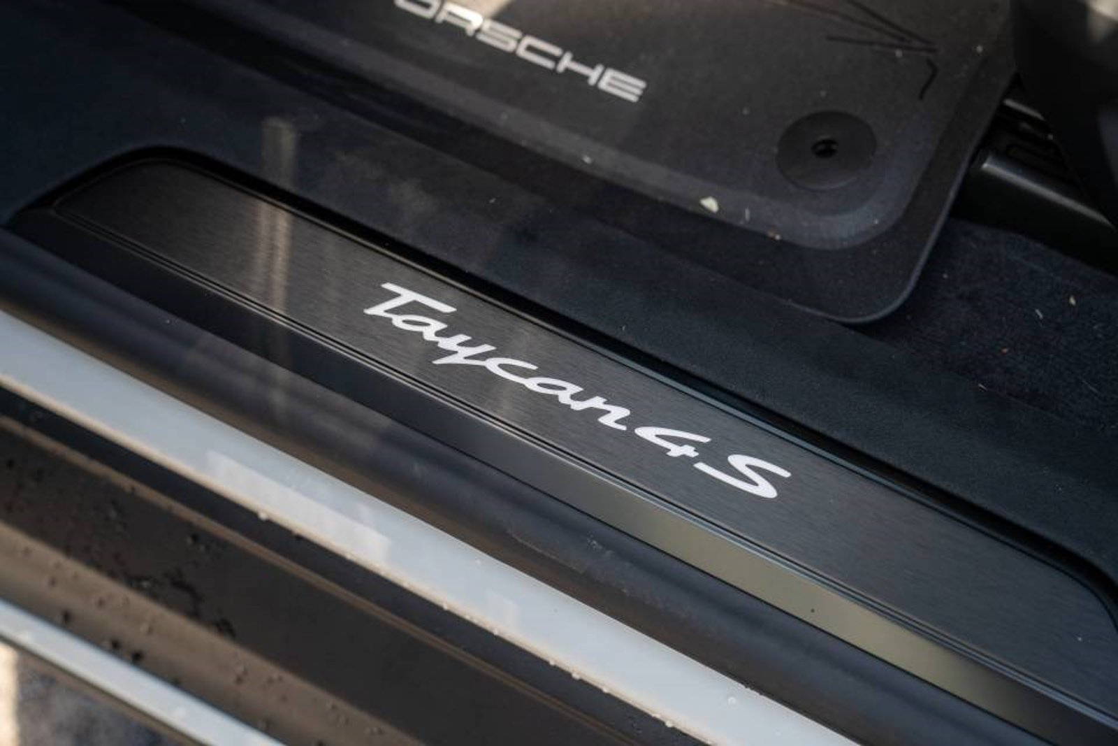 New 2026 Porsche Taycan 4S AWD/4WD image 12
