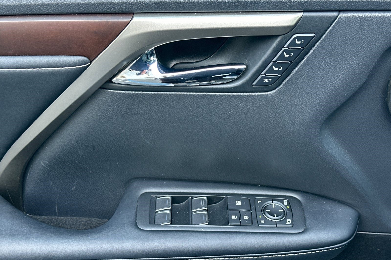 Certified 2022 Lexus RX 450h AWD w/ Premium Package image 13