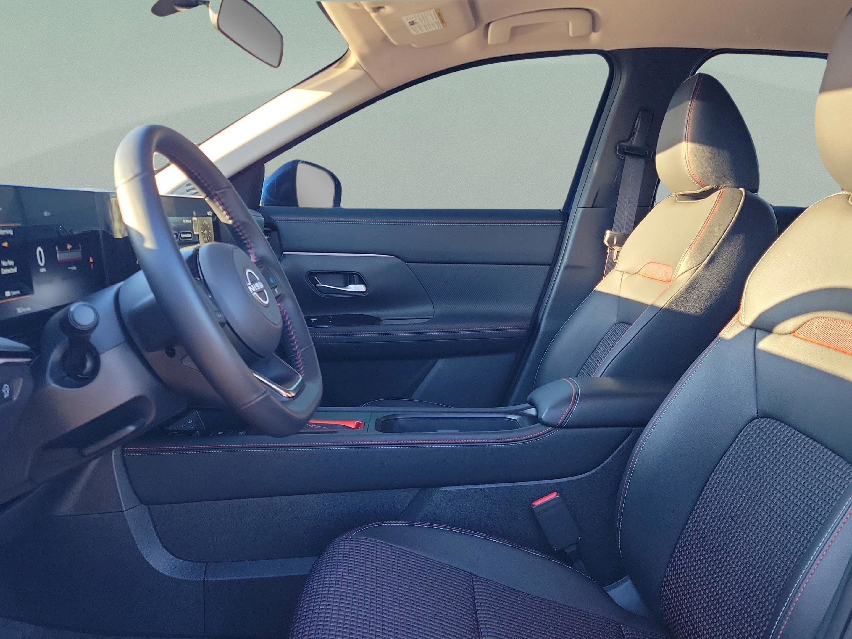 Certified 2025 Nissan Kicks SR image 18