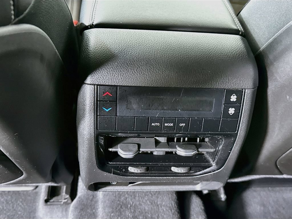 Used 2023 Jeep Grand Cherokee L Laredo AWD/4WD image 28