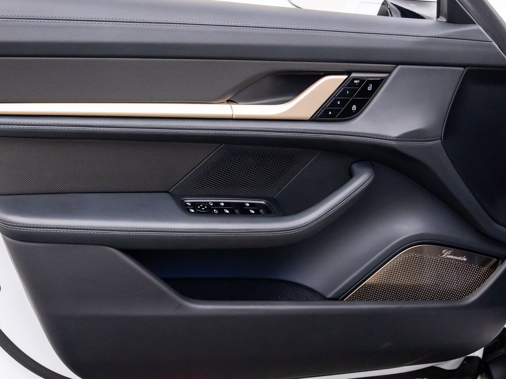 Used 2021 Porsche Taycan Turbo S image 14