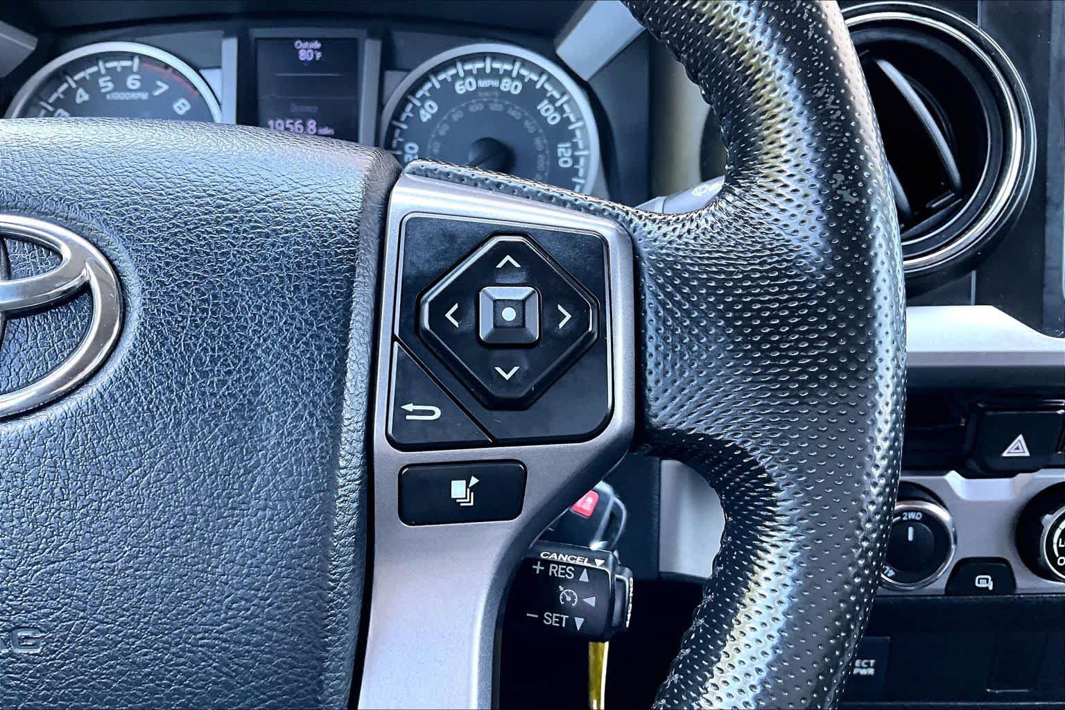 Certified 2016 Toyota Tacoma SR5 w/ SR5 Appearance Package (SN) AWD/4WD image 25