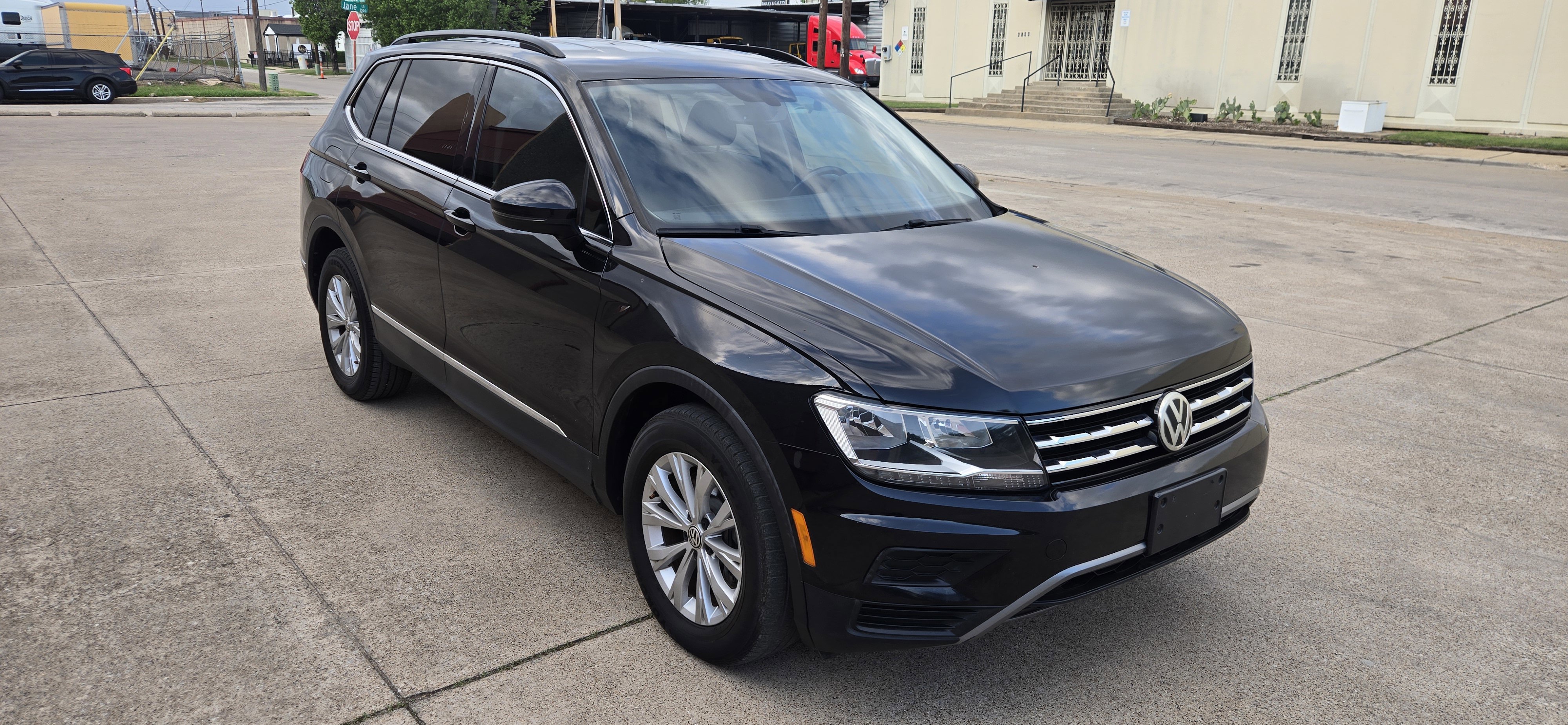 Used 2018 Volkswagen Tiguan SEL image 12