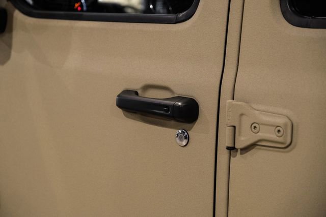 Used 2025 Jeep Gladiator Rubicon w/ Safety Group AWD/4WD image 57