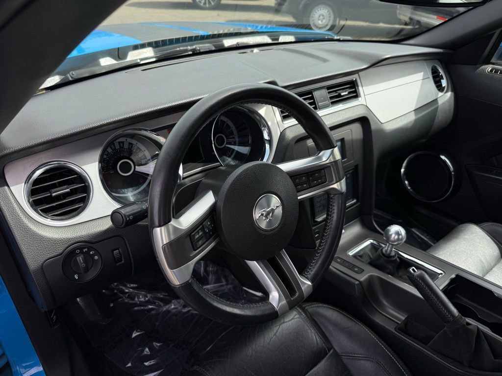 Used 2013 Ford Mustang GT Premium w/ Brembo Brake Pkg image 16