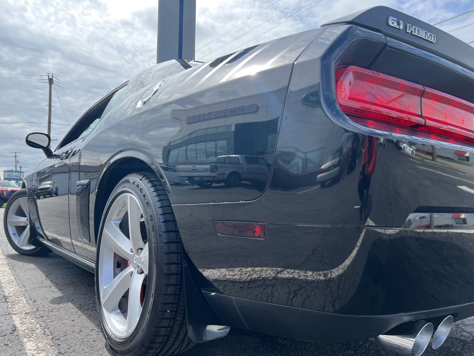 Used 2009 Dodge Challenger SRT8 w/ SRT Option Group II RWD image 43