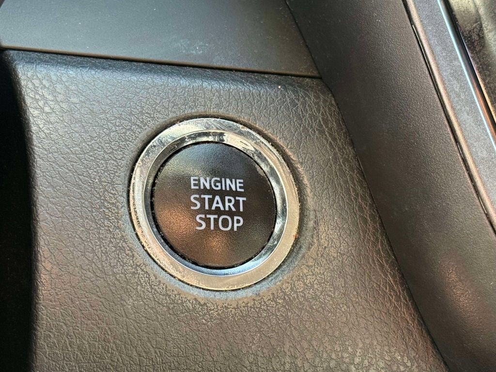Used 2020 Toyota Camry XLE FWD image 22