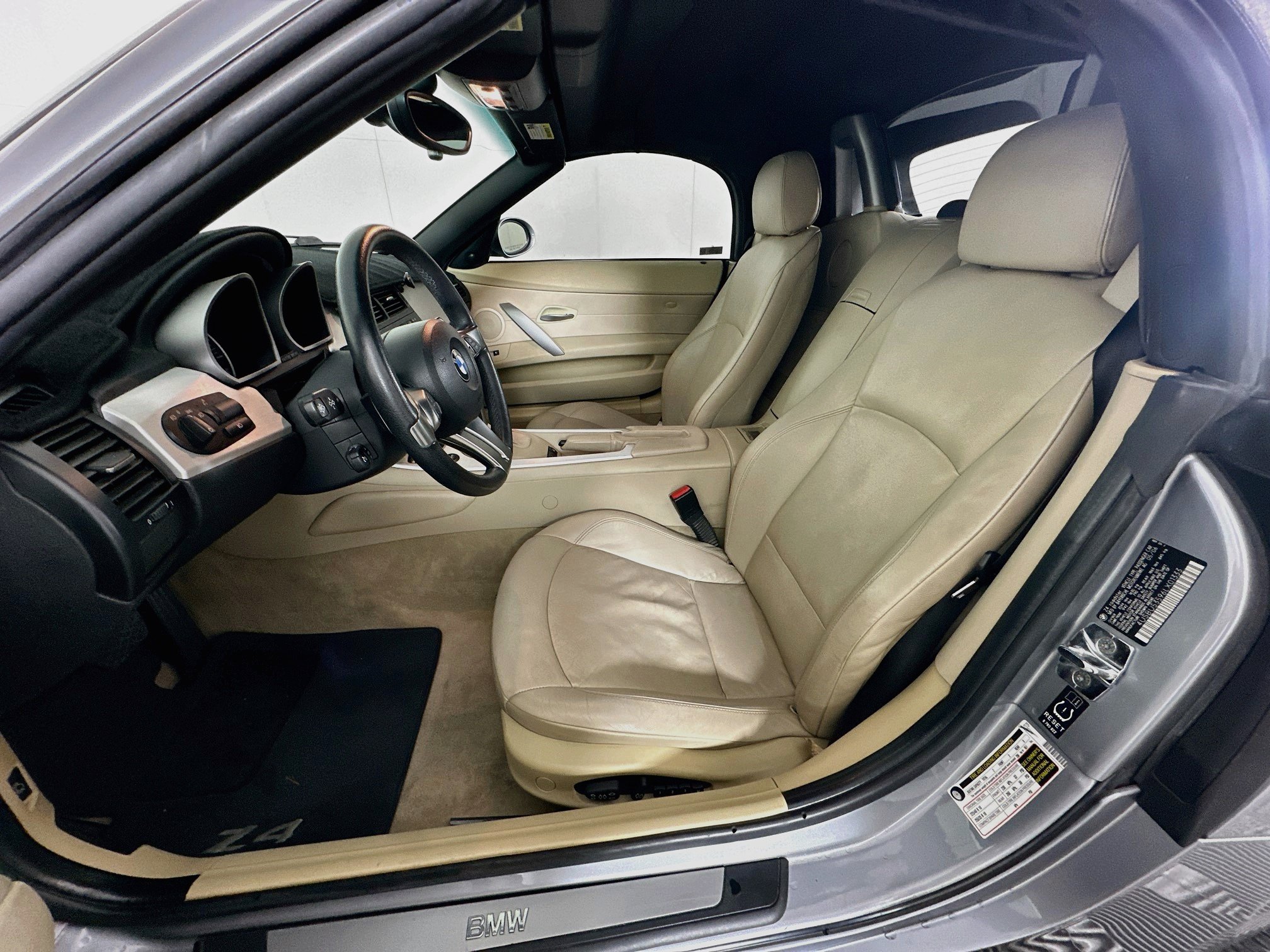 Used 2006 BMW Z4 3.0si RWD image 13