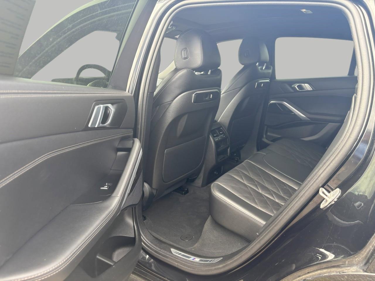 Used 2024 BMW X6 xDrive40i w/ M Sport Professional Package AWD/4WD image 11