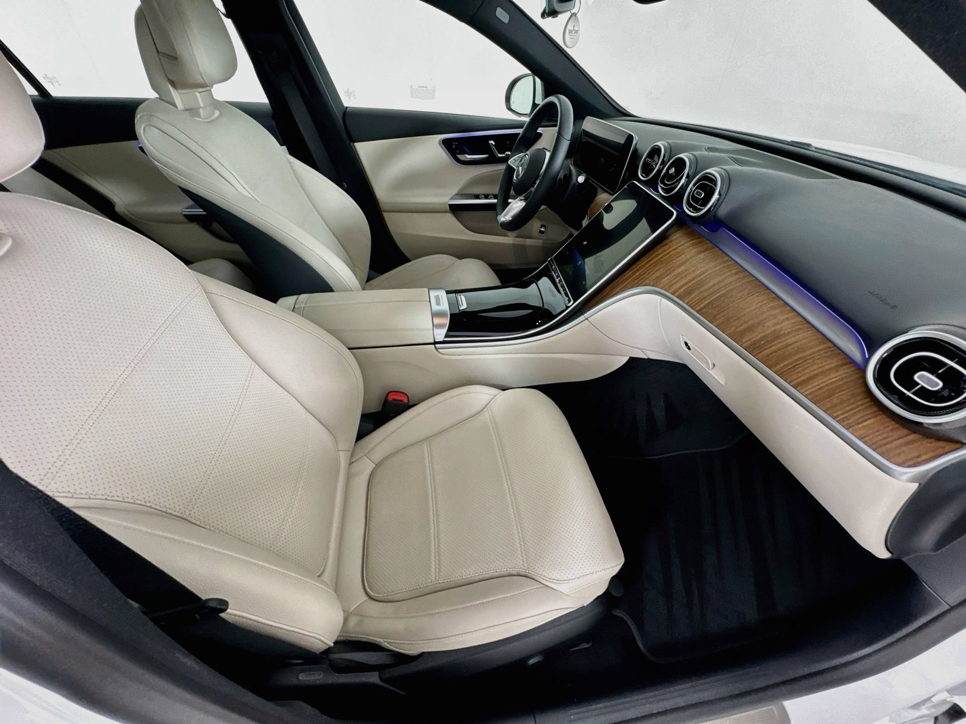 Used 2024 Mercedes-Benz C 300 Sedan image 29