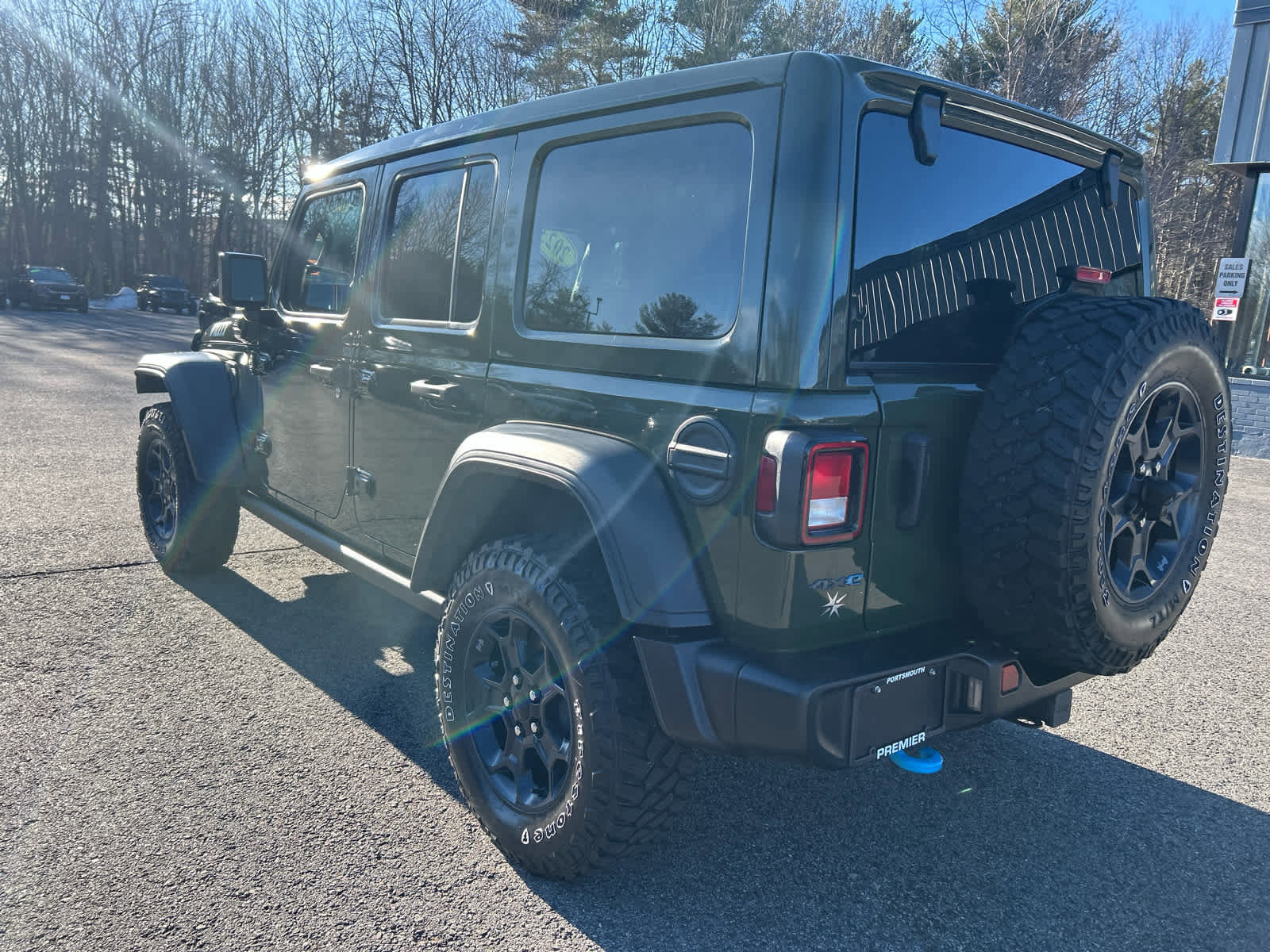 Used 2023 Jeep Wrangler Unlimited w/ Sun & Screen Package image 10