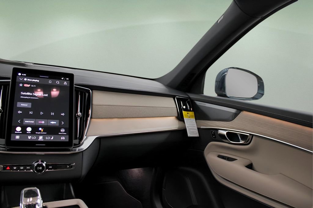 New 2026 Volvo XC90 B6 Plus w/ Protection Package Premier image 15