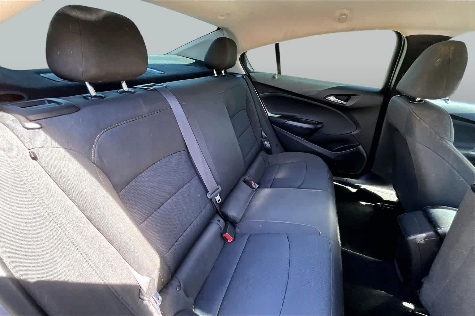Used 2017 Chevrolet Cruze LS FWD image 18