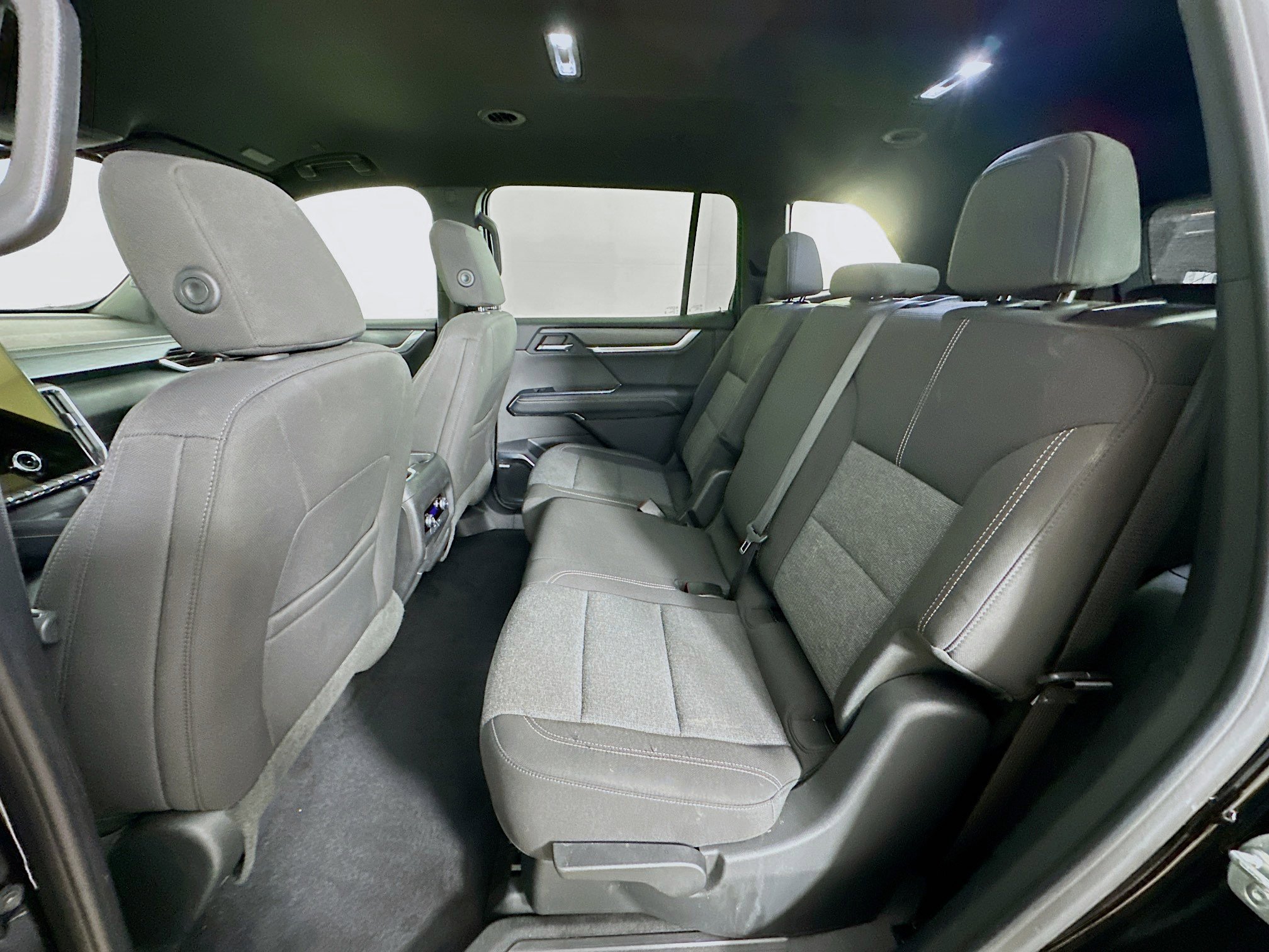 Used 2025 GMC Acadia Elevation image 28