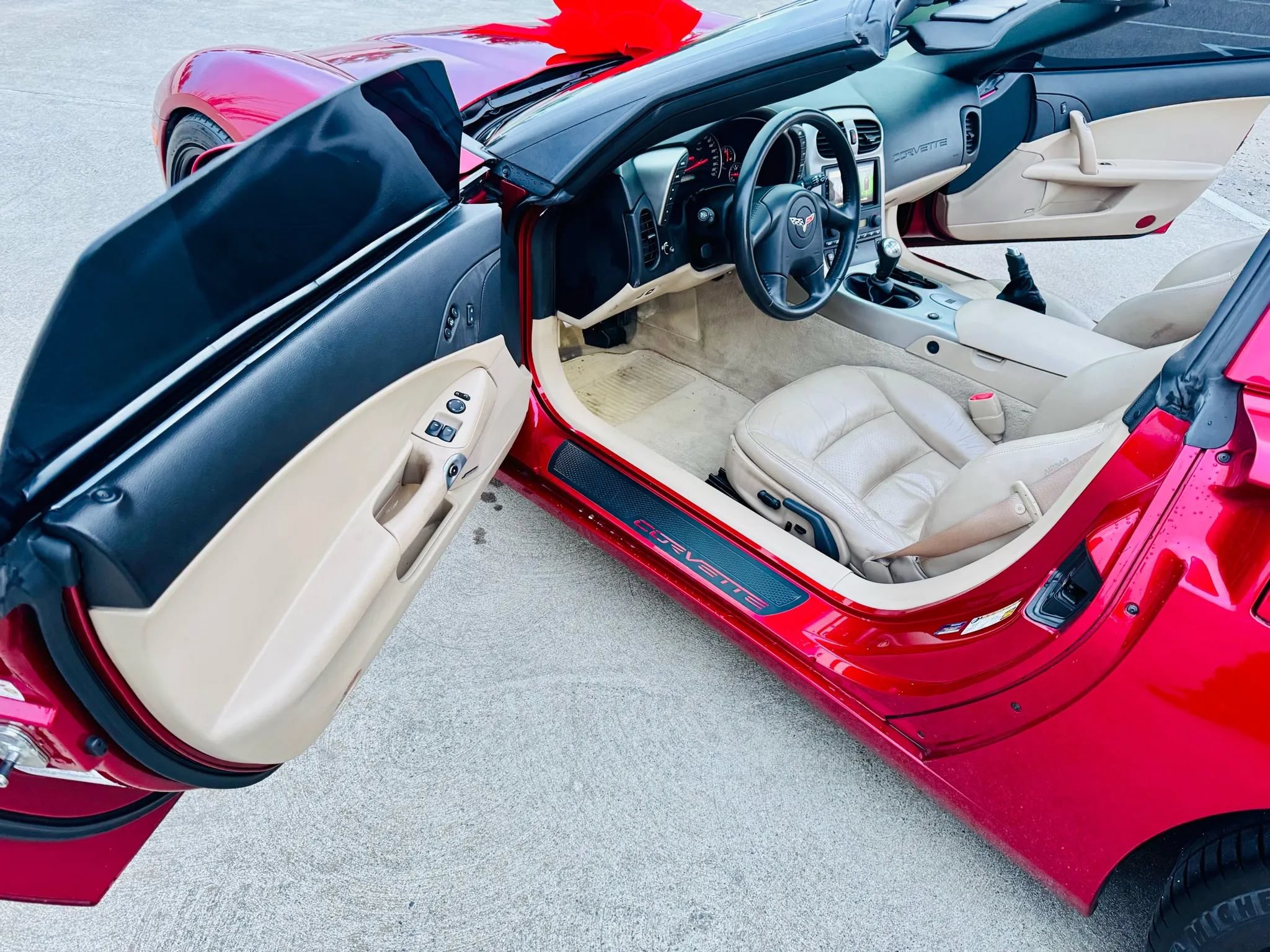Used 2005 Chevrolet Corvette Coupe w/ Preferred Equipment Group RWD image 34