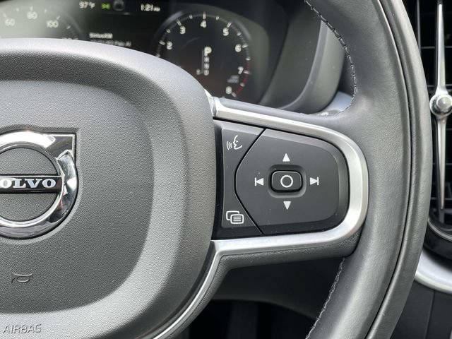 Used 2019 Volvo XC60 T6 Momentum w/ Multimedia Package AWD/4WD image 38