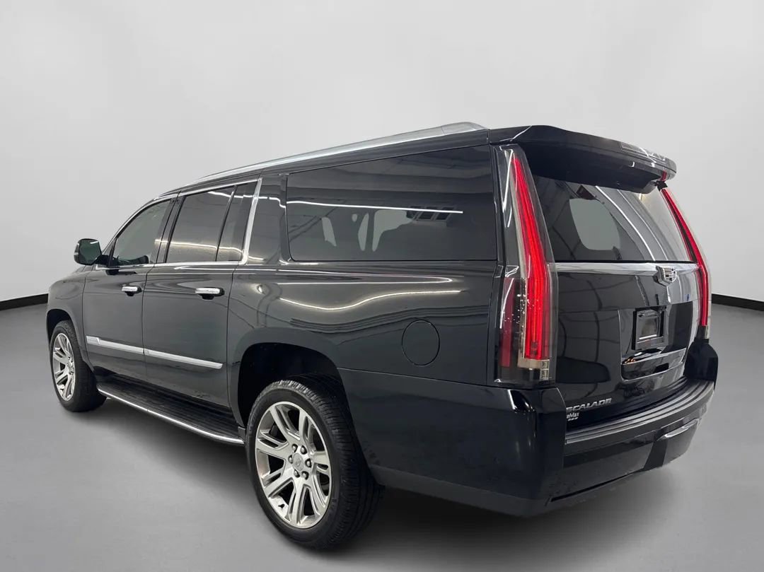 Used 2020 Cadillac Escalade ESV Premium Luxury image 7