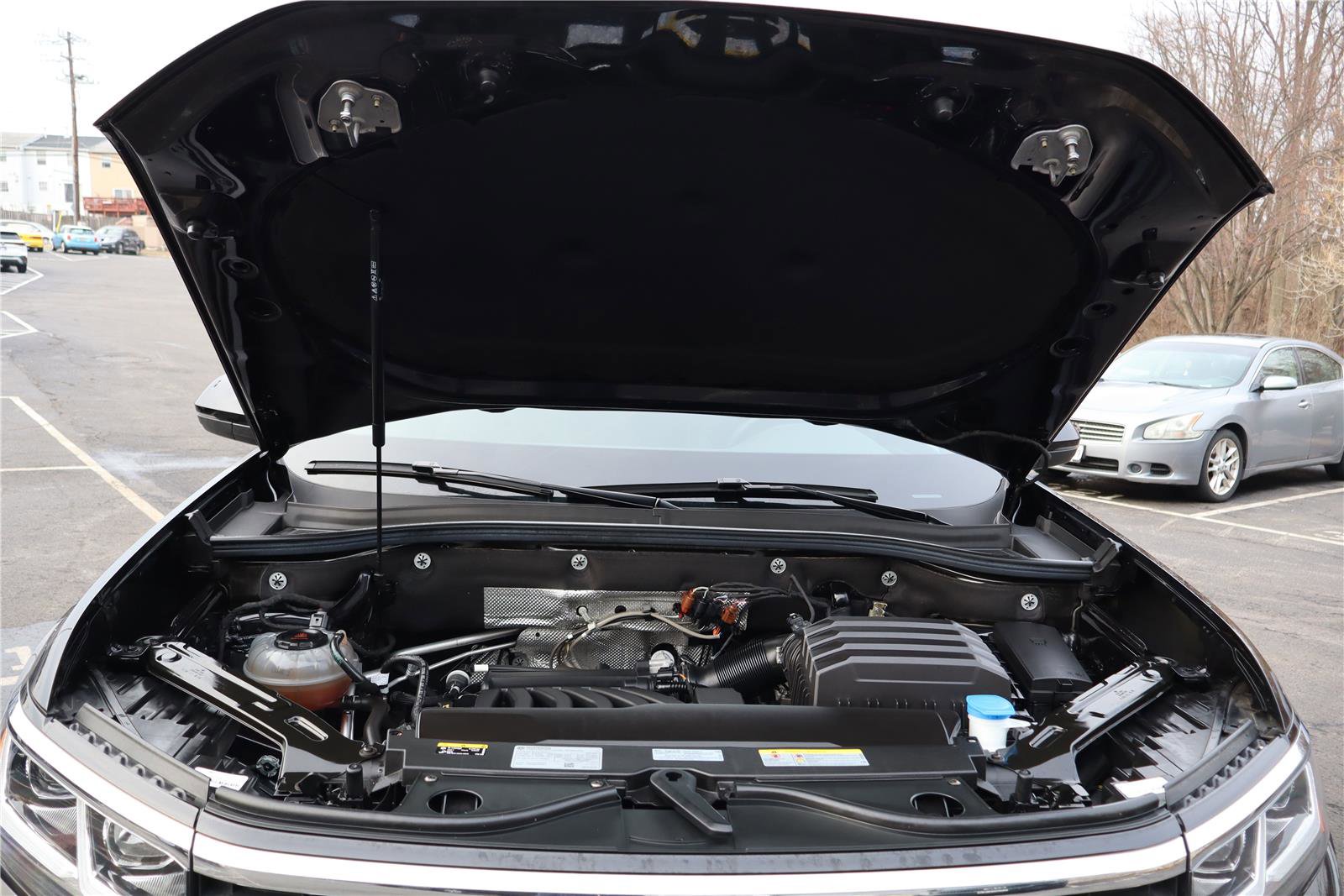 Certified 2023 Volkswagen Atlas Cross Sport SE w/ Black Wheel Package image 10