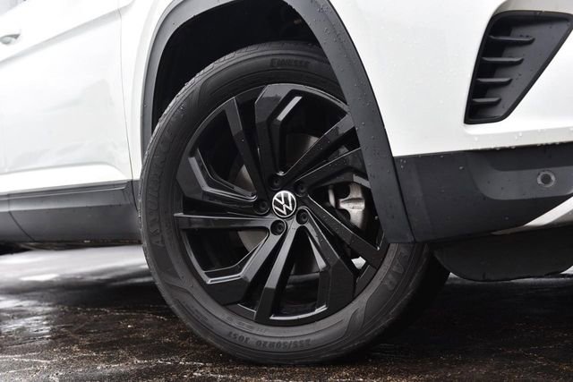 Certified 2022 Volkswagen Atlas SE w/ Panoramic Sunroof Package image 3