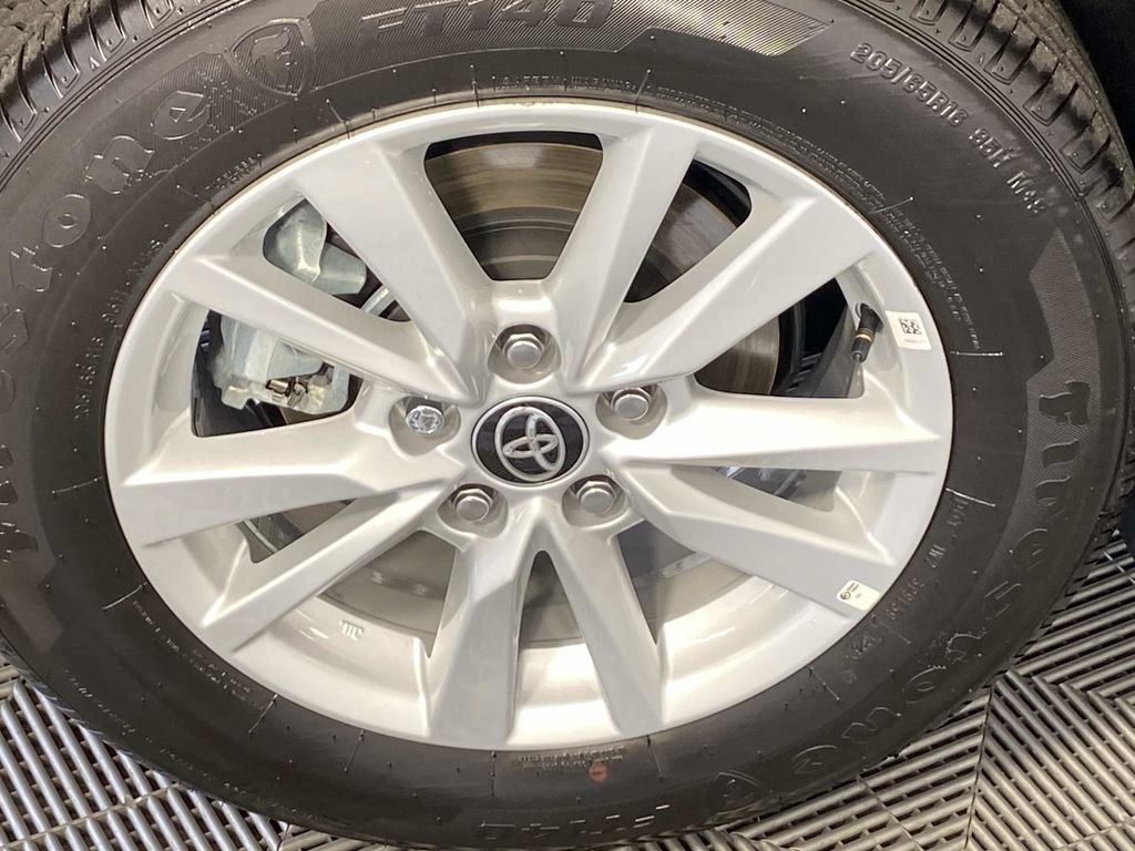 Used 2026 Toyota Camry LE FWD image 26