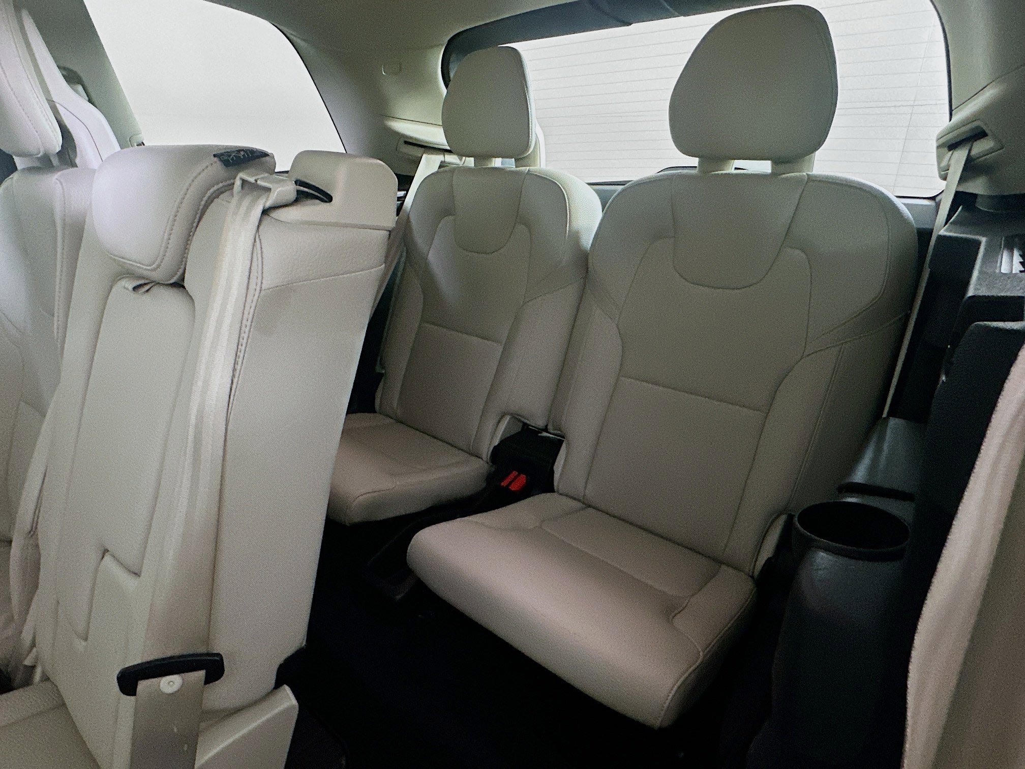 Used 2020 Volvo XC90 T5 Momentum FWD image 31