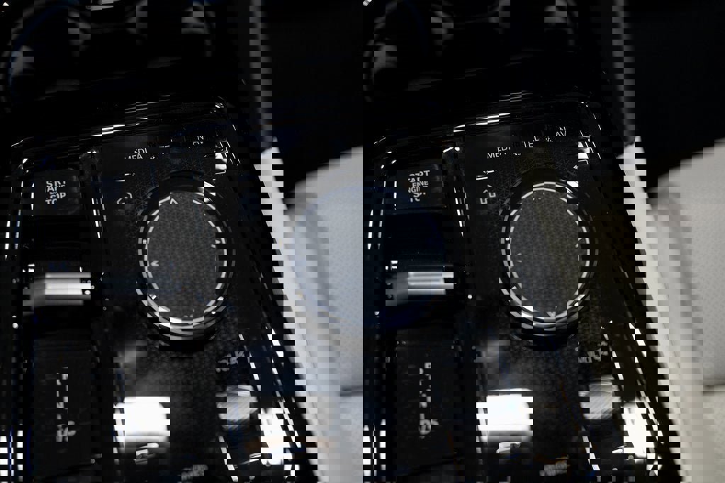 Used 2025 BMW 530i xDrive image 23