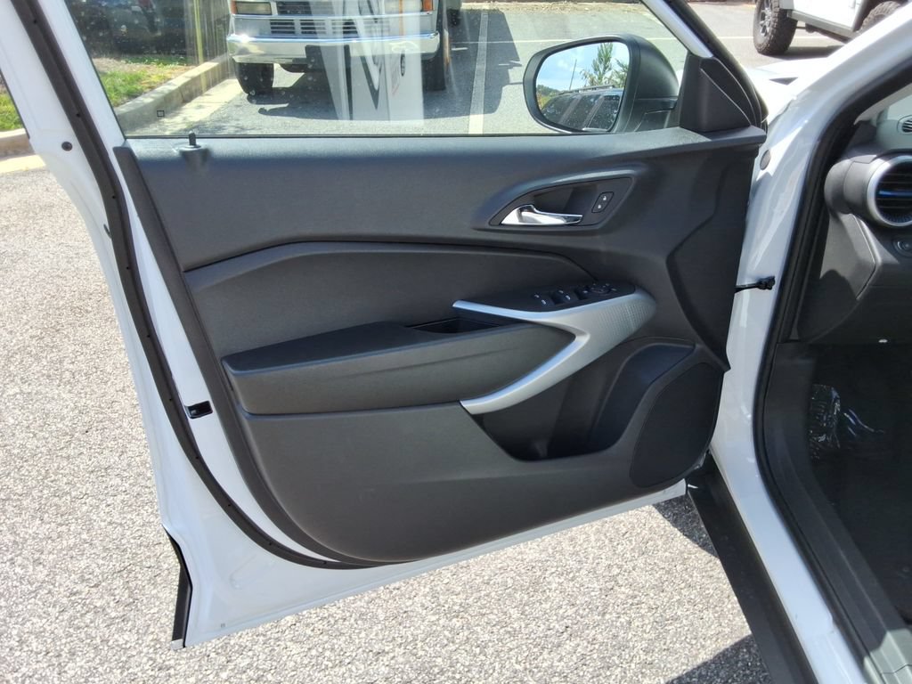 New 2026 Chevrolet Trax LS FWD image 19