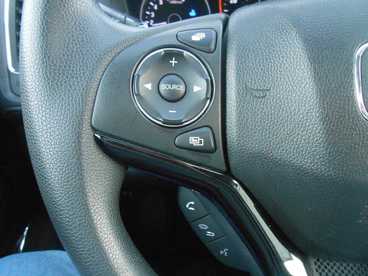 Used 2017 Honda HR-V EX image 16