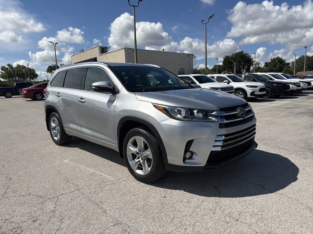 Used 2018 Toyota Highlander Limited AWD/4WD image 2