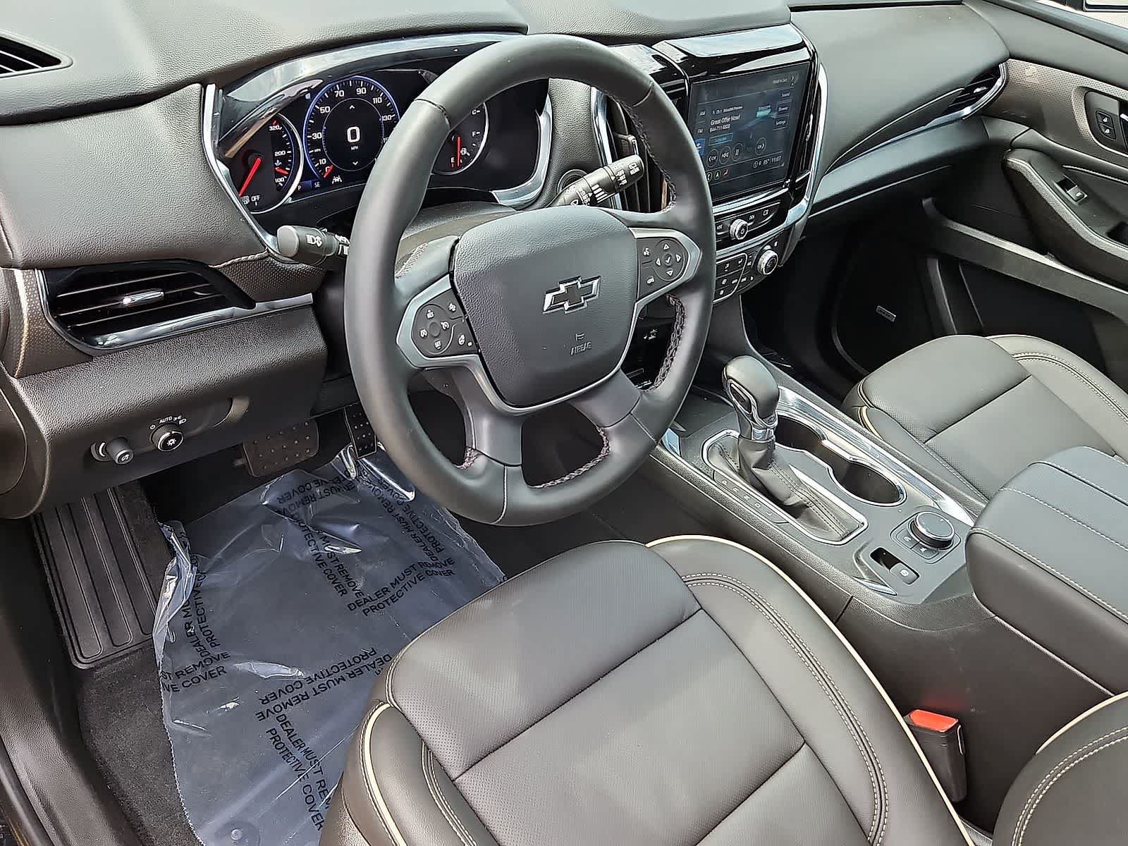Certified 2023 Chevrolet Traverse Premier w/ Redline Edition FWD image 16