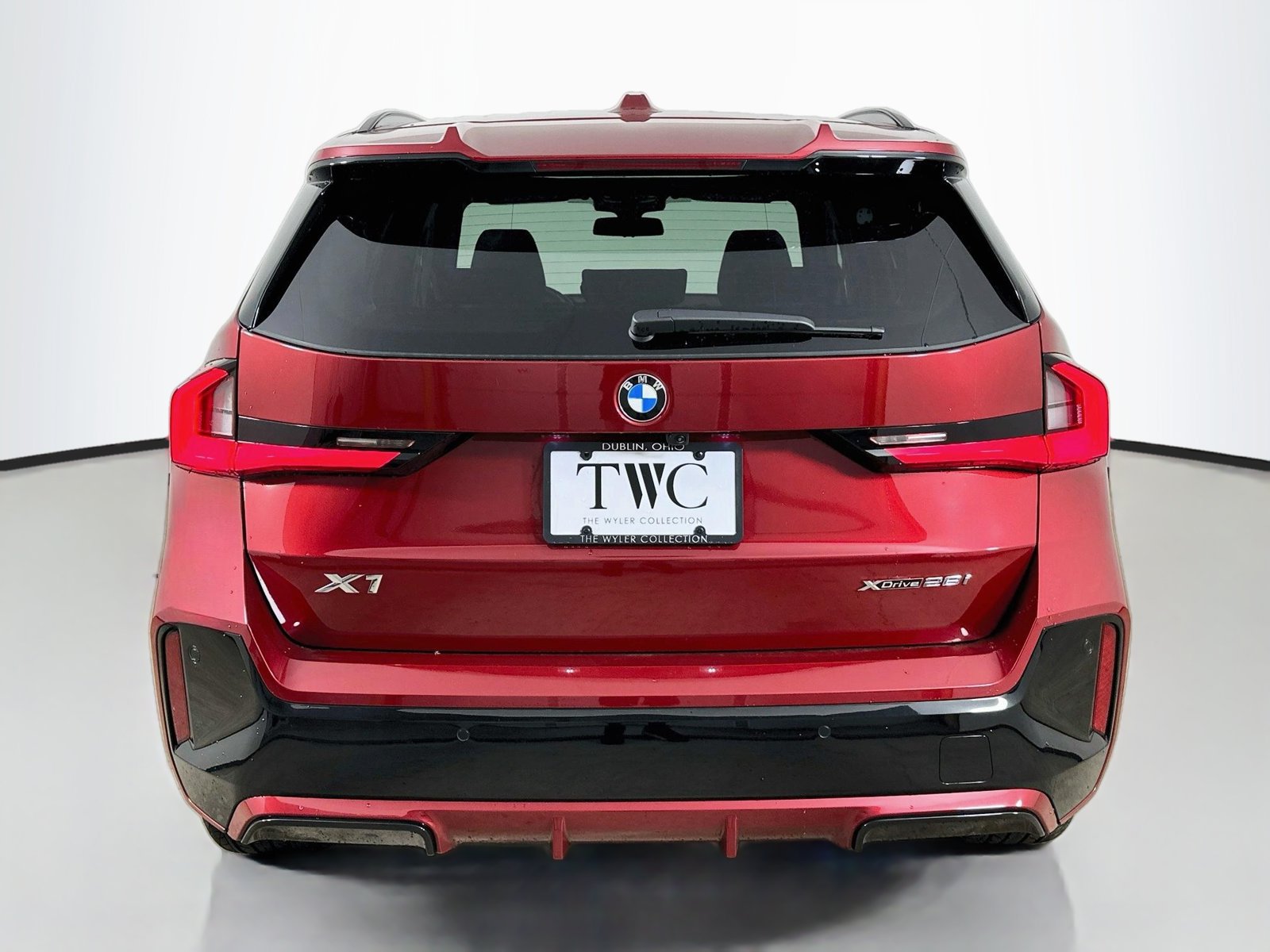 New 2027 BMW X1 xDrive28i AWD/4WD image 6