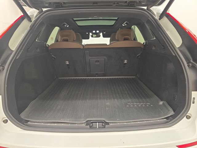 Used 2022 Volvo XC60 B5 Momentum AWD/4WD image 15