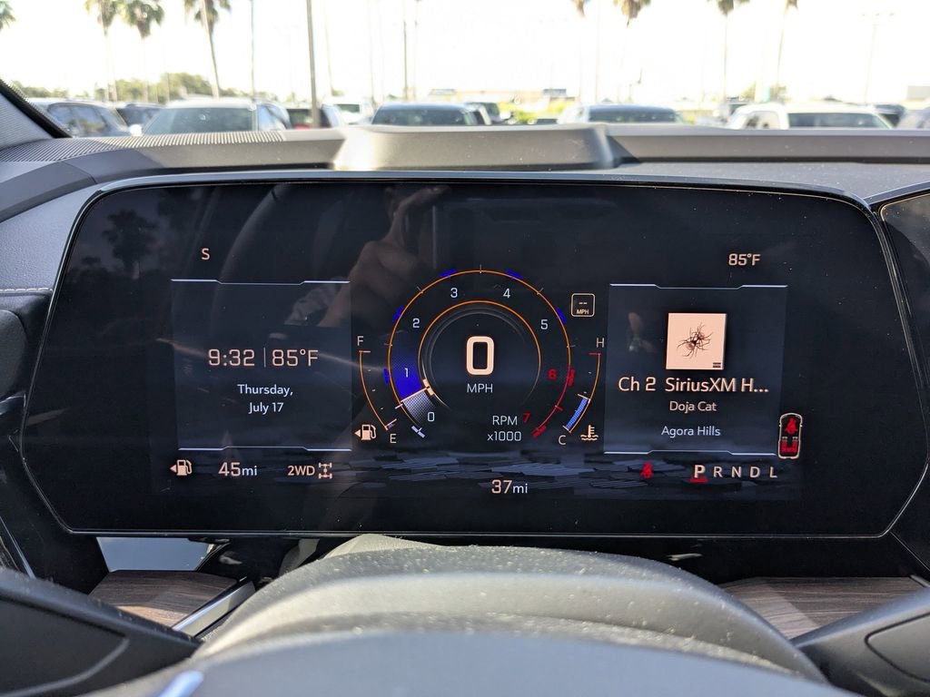 New 2025 Chevrolet Suburban Premier image 31