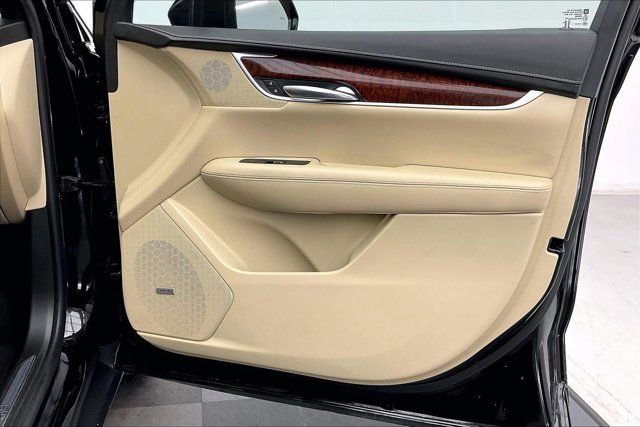 Used 2017 Cadillac XT5 Premium Luxury w/ Driver Assist Package image 25