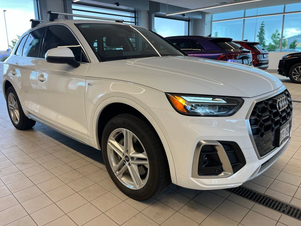 Used 2024 Audi Q5 e Premium w/ Convenience Package AWD/4WD image 2