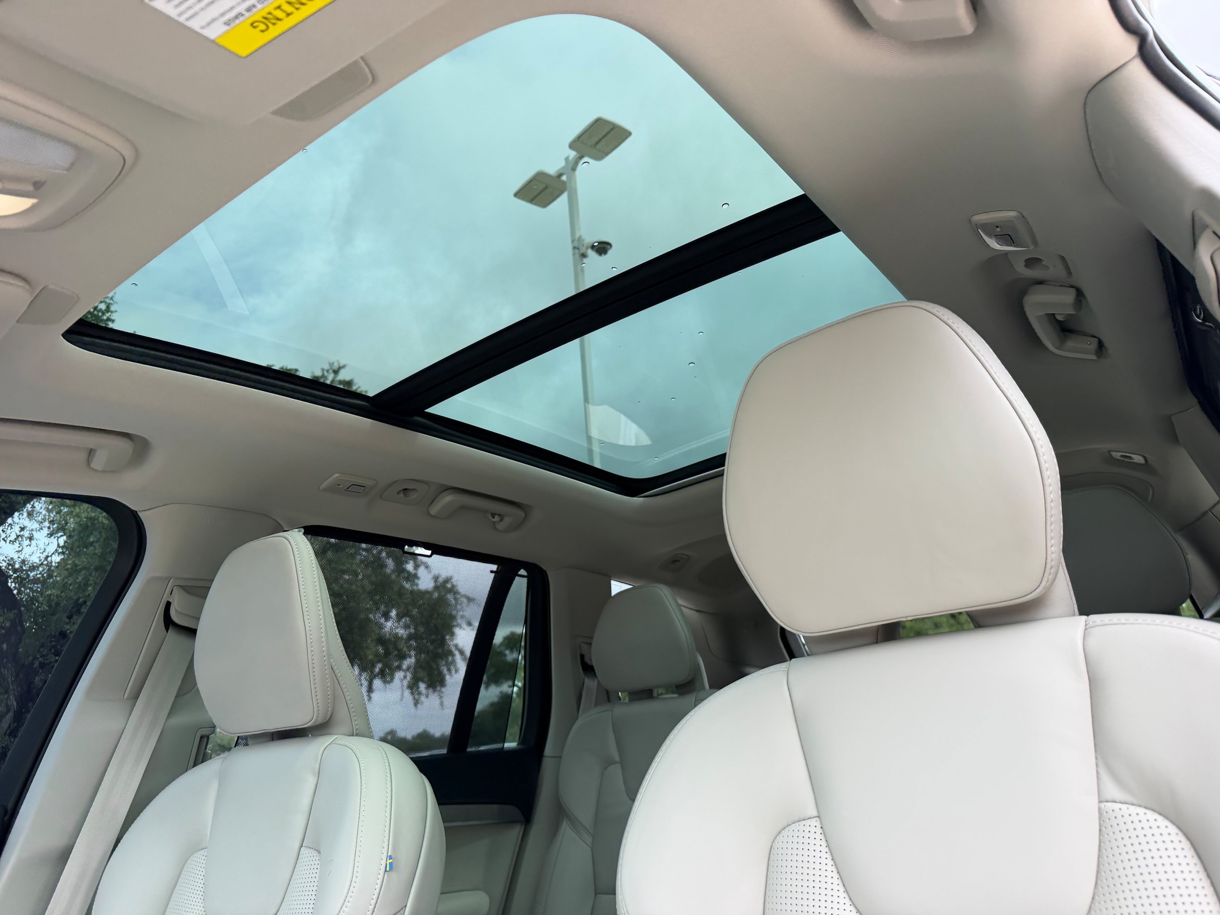 Certified 2025 Volvo XC90 T8 Ultra w/ Protection Package Premier AWD/4WD image 25