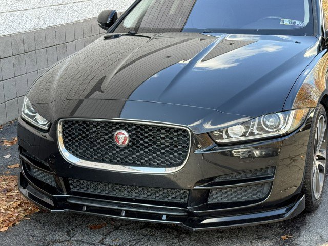 Used 2017 Jaguar XE Premium image 12