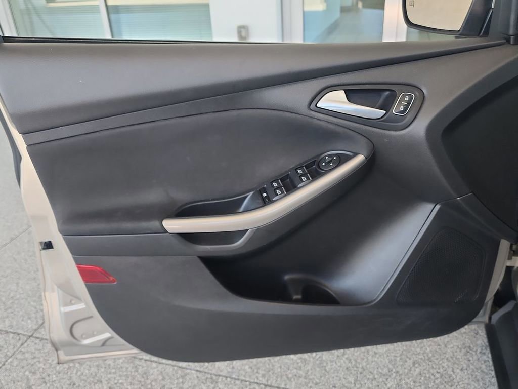 Used 2016 Ford Focus Titanium image 20