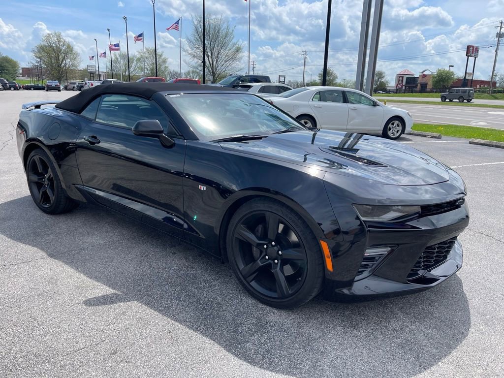 Used 2018 Chevrolet Camaro SS image 2